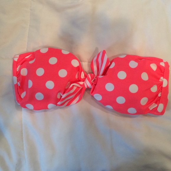 VS Twist Bandeau Bikini Top - Picture 1 of 3