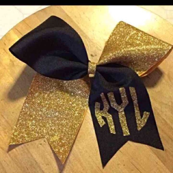 $8 Custom Monogram Hair Bow