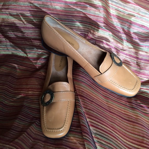 Enzo Angiolini Shoes - SALE 👡 NEW Enzo Angiolini Nuede Buckle Shoes