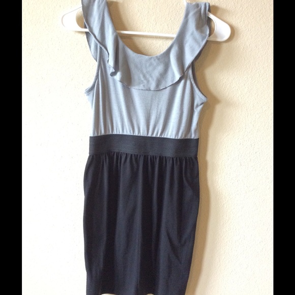 💕Cute fitted Dress 💕 - Picture 3 of 3