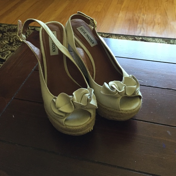 Barely worn Steve Madden wedges