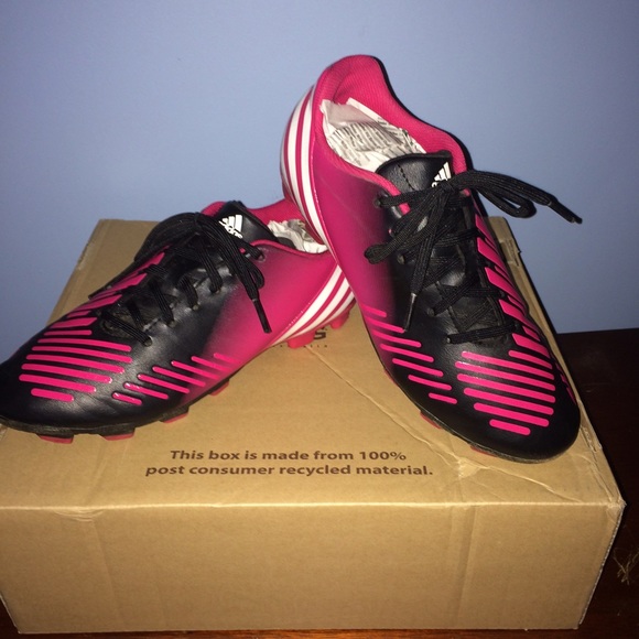 Soccer cleats