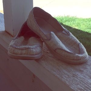 Sanuk slip-on shoes sz 8