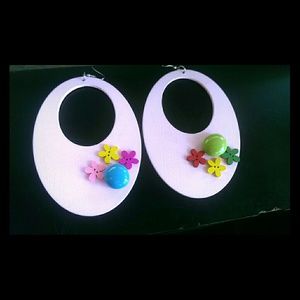 Handcrafted wooden earrings..sooo cute :)