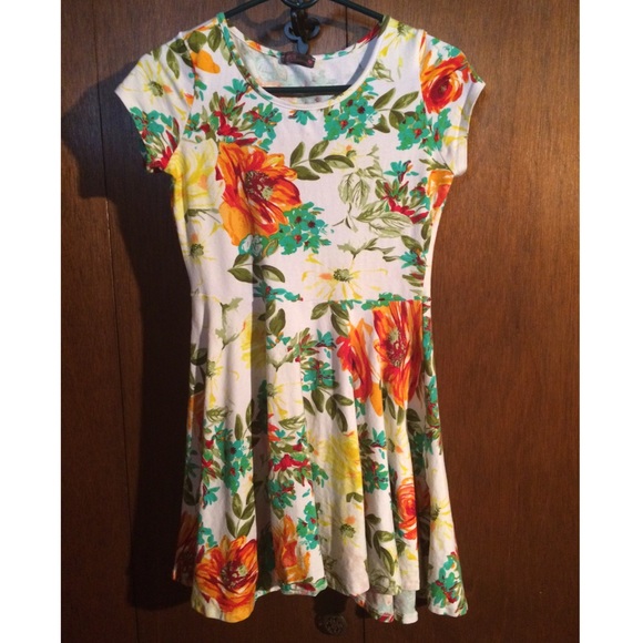 Floral mini dress by Joyce Leslie