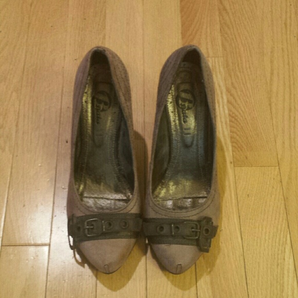 Bata suede heels NWOT