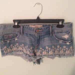 Hollister embroidered floral shorts