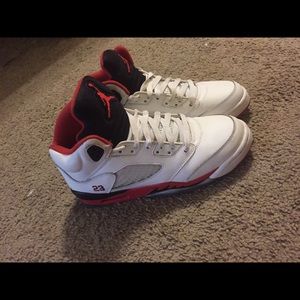 Air Jordan 5 "Fire Red" size 6
