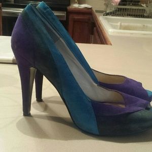 Bandolino peep toe color block heels