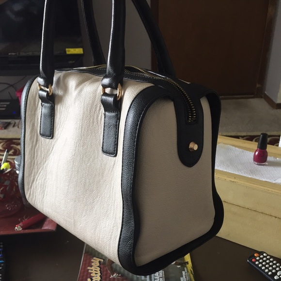 Purse - Picture 2 of 3