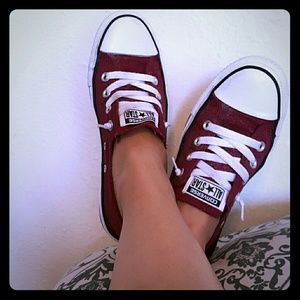 WILL DROP PRICE FOR  .99 SHIP Adorable  Converse