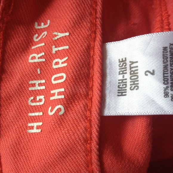 Peachy red high-waisted shorts - Picture 3 of 3