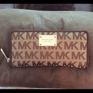 Michael Kors Continental Wallet