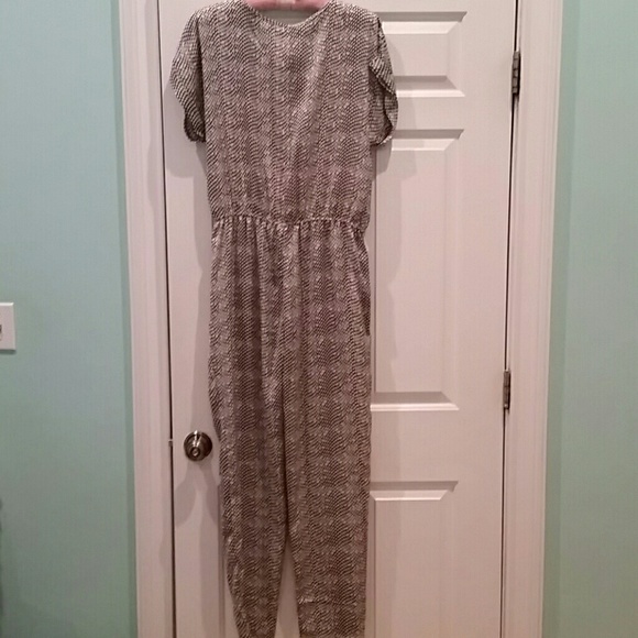 SNAKE PRINT SILKY PAJAMA LOOK JUMPSUIT NWT - Picture 4 of 4