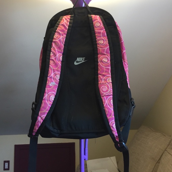 ***SOLD*** NIKE Backpack - Picture 4 of 4