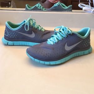 *ON HOLD*LIKE NEW Nike Free Run 4.0