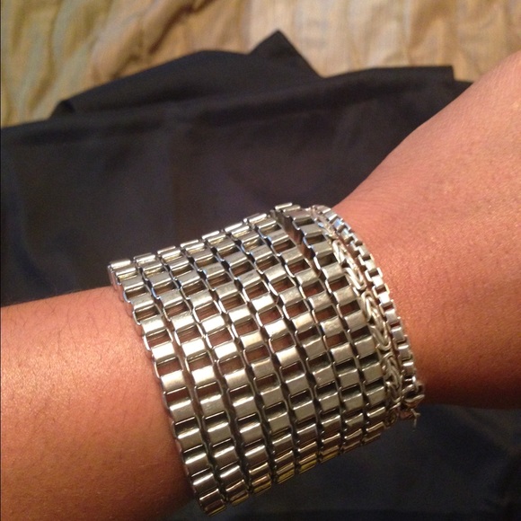 Multi strand box bracelet