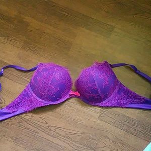 34 B victoria secret bombshell bra