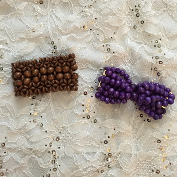 2 Bracelets