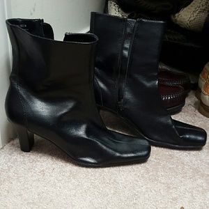Aerosoles Black boots with 3 1/2" heel