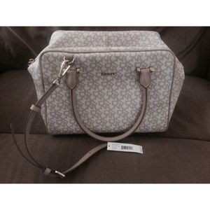 New DKNY bag with crossbody strap