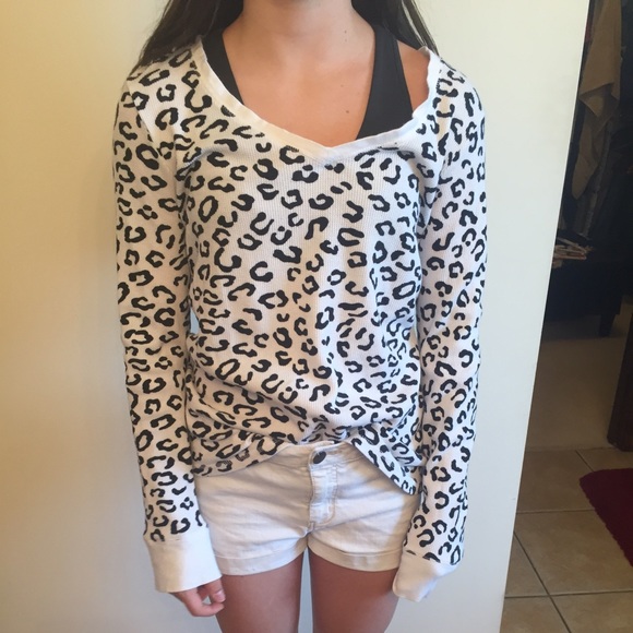 Black and White Leopard Long Sleeve Top