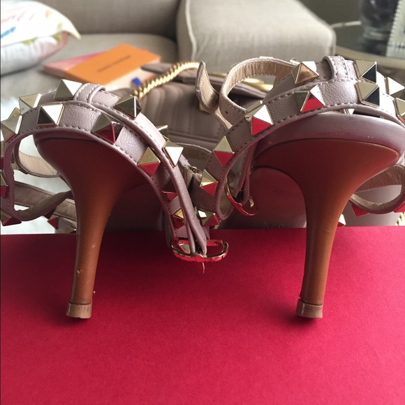 💕HOST PICK💕Valentino Rockstud pump - Picture 5 of 7