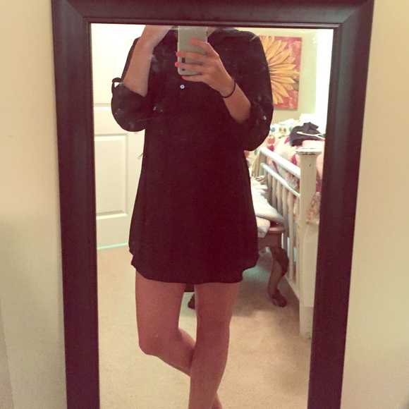 More pictures of black dress posted below👇