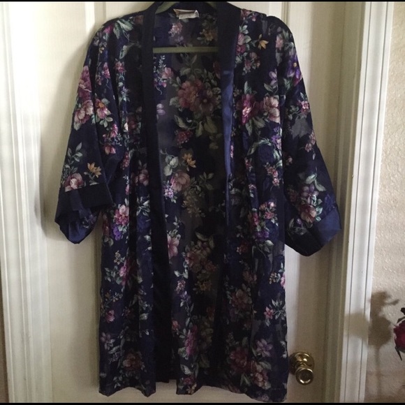 Floral kimono - Picture 1 of 1