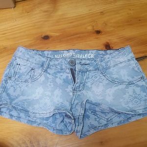 Mossimo Cute floral shorts