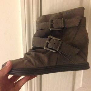 Keeping 😋 Blowfish Wedge Booties