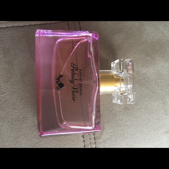 Harvey prince petally noir perfume