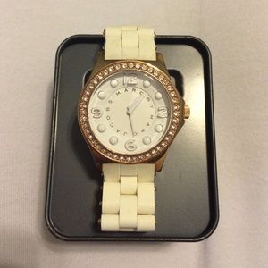 white and rose gold Marc Jacobs watch