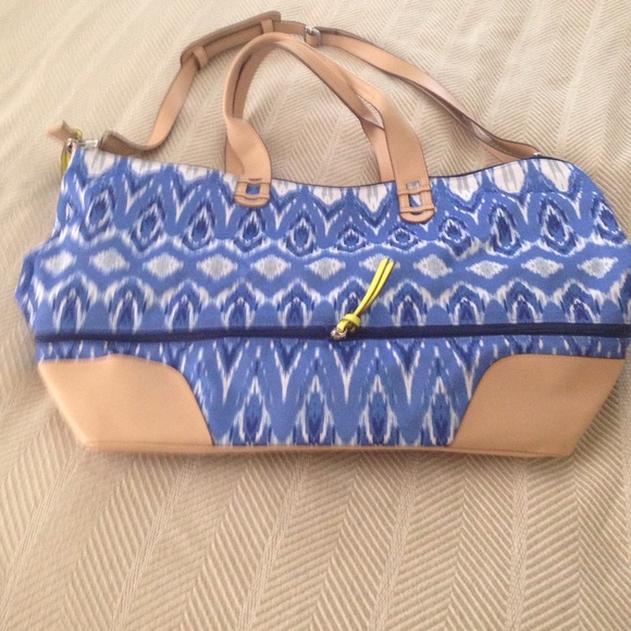Stella & Dot Indigo Ikat Getaway