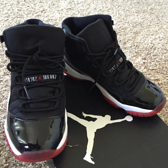 Jordan 11 Retro Playoff Bred 100% Authentic