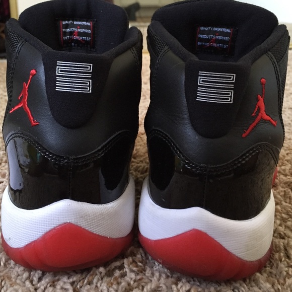 Jordan 11 Retro Playoff Bred 100% Authentic