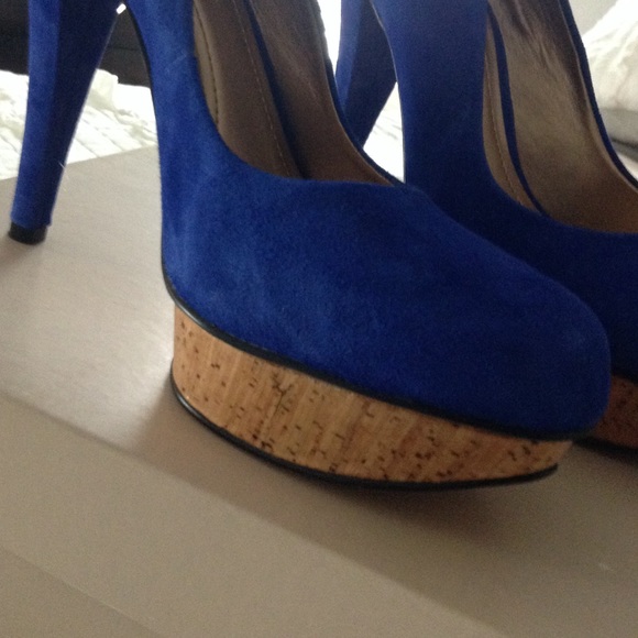 BCBGeneration electric blue pumps - Picture 2 of 3