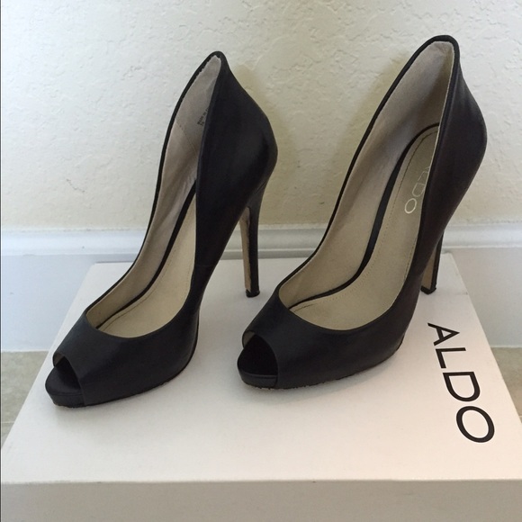 Shoe - Picture 1 of 3