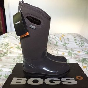 Brand new Bogs insulated.