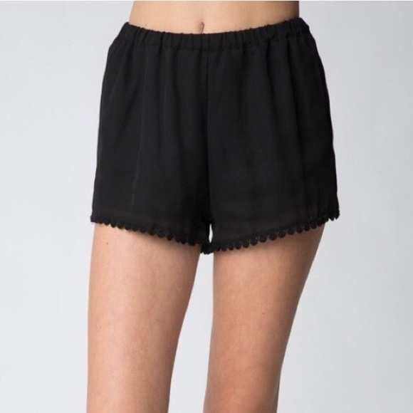 Brandy Melville leticia shorts