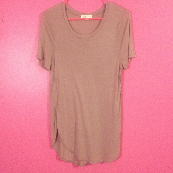 NWOT 🎀 pale purple t-shirt