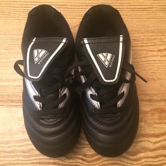 Visari Boys Soccer Cleats size 13