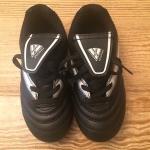Visari Boys Soccer Cleats size 13
