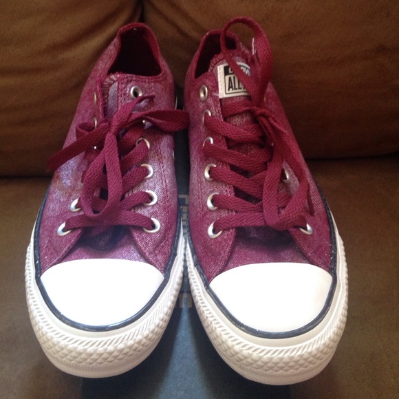 Converse Shoes - Low top converse