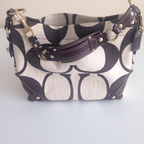 Signature Carly 10794 Coach Handbag - Picture 4 of 4