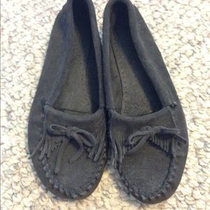 Charcoal Gray Minnetonka Moccasins - 9 (fit 9-10)