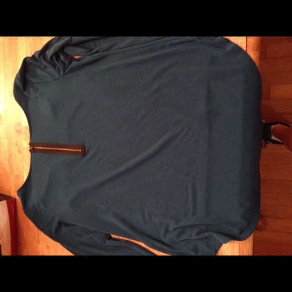 Top - Picture 2 of 2