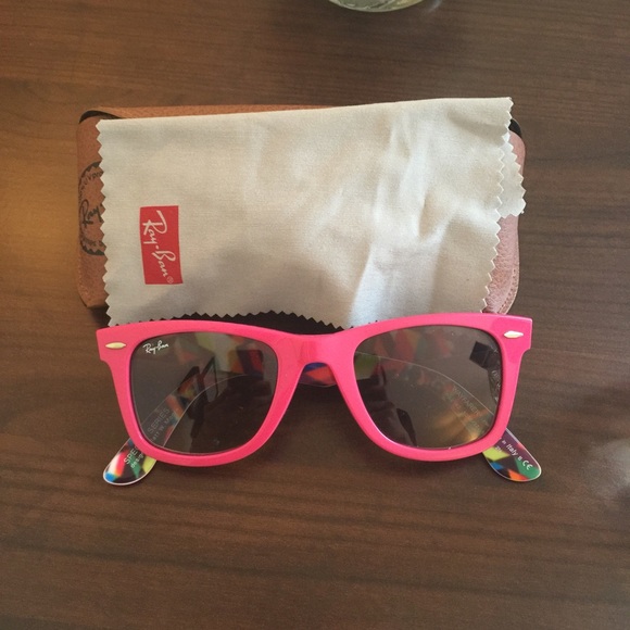 Ray•Ban sunglasses