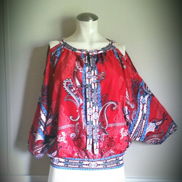 🍎SOLD🍎 NY&Co Red Split Top - Picture 2 of 4