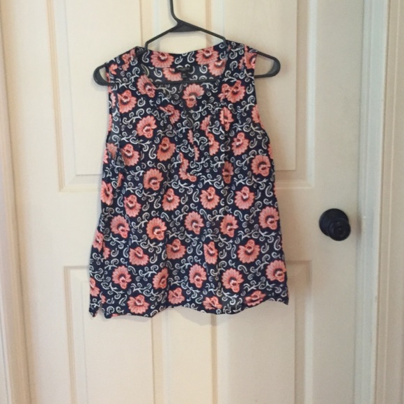🎀CUTE FLORAL TANK🎀